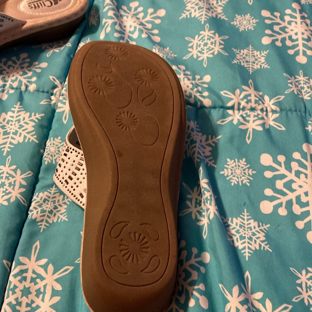 White Mountain Sandals - Picture 5 of 6